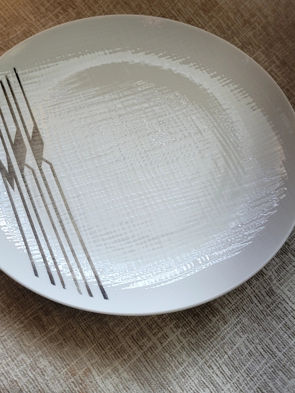 Dorothy Thorpe Mid Century Modern White Dinner Plates with Silver Stripe Accent